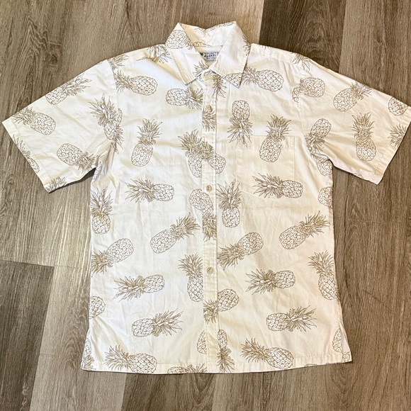 Avanti Other - Avanti Hawaii Pineapple Print Button-Up Shirt Men’s Size Small Tropical Aloha
